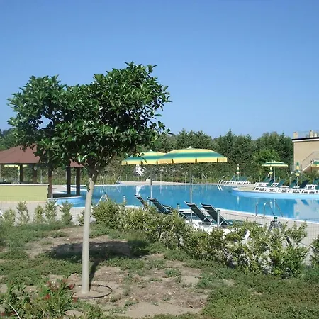 Sonia Beach Club Apartment *